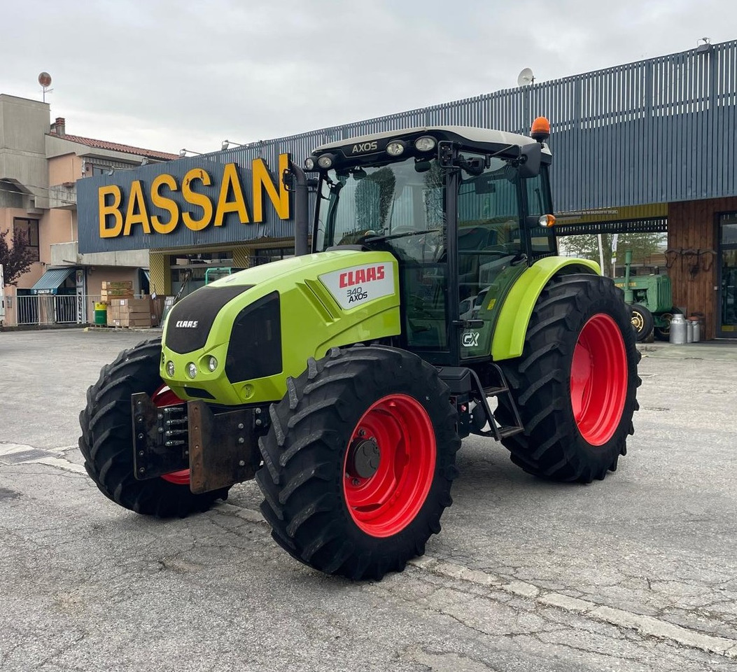 Farm tractor CLAAS AXOS 340
