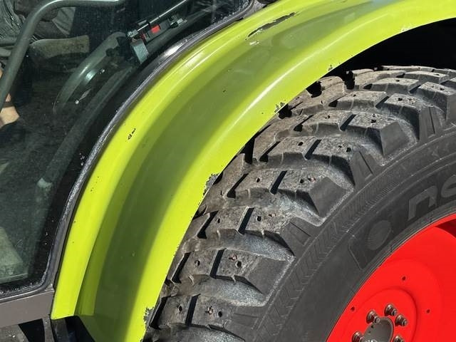 Farm tractor CLAAS Ares 577