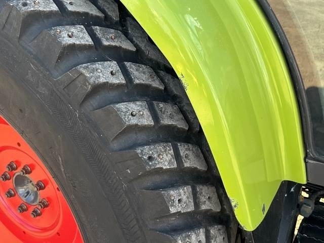 Farm tractor CLAAS Ares 577