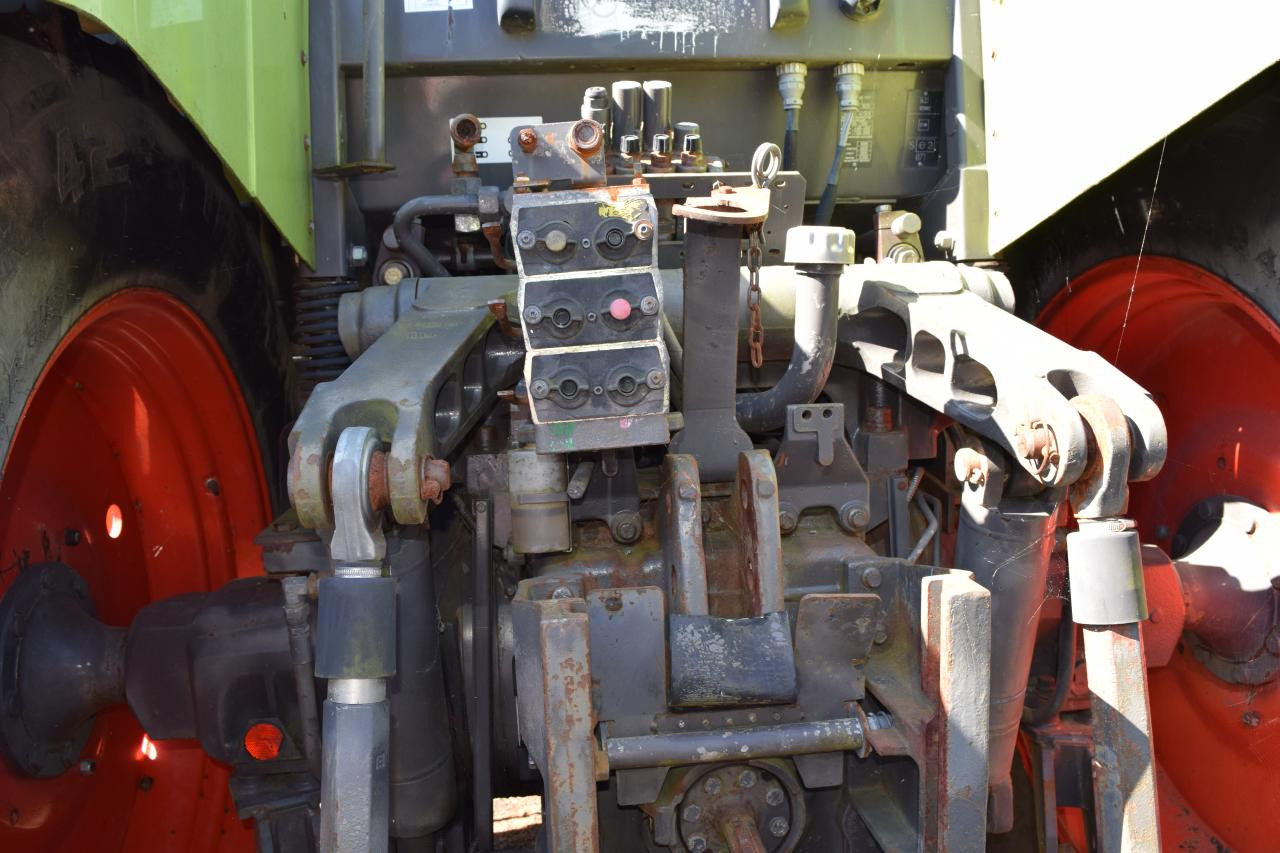 Farm tractor CLAAS Ares 826 RZ