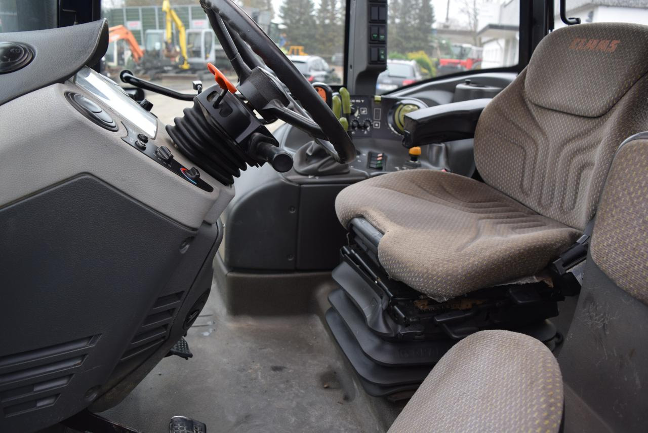Farm tractor CLAAS Arion 420 CIS