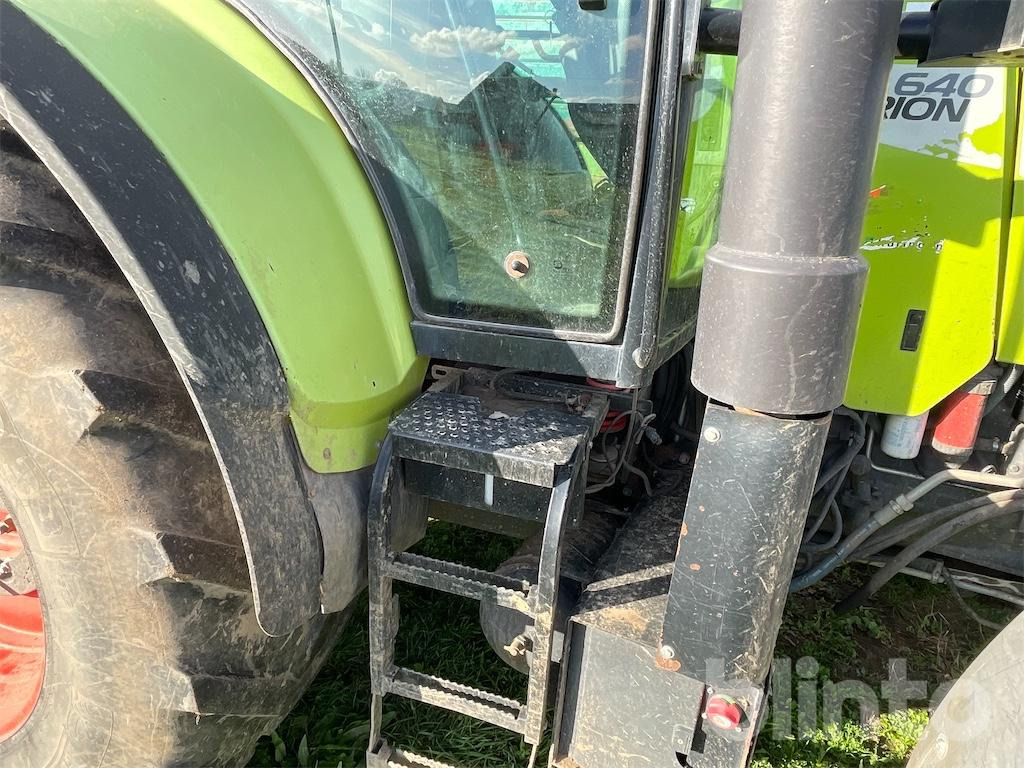 Farm tractor CLAAS Arion 640 (2010)