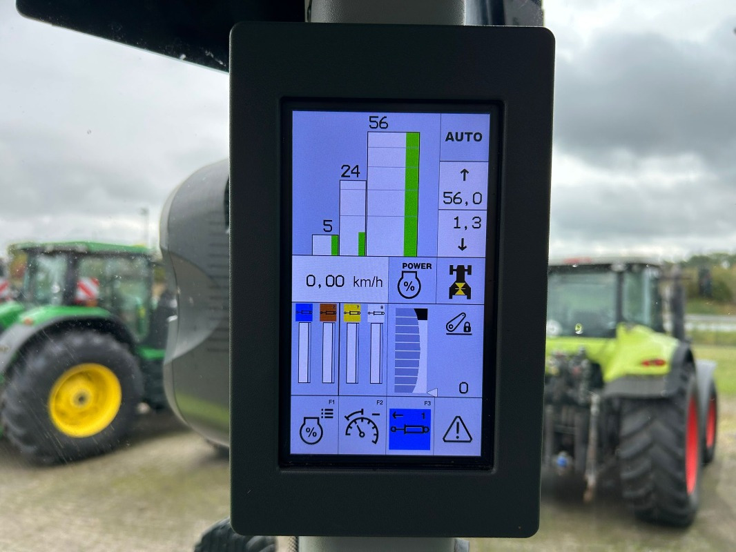 Farm tractor CLAAS Arion 660