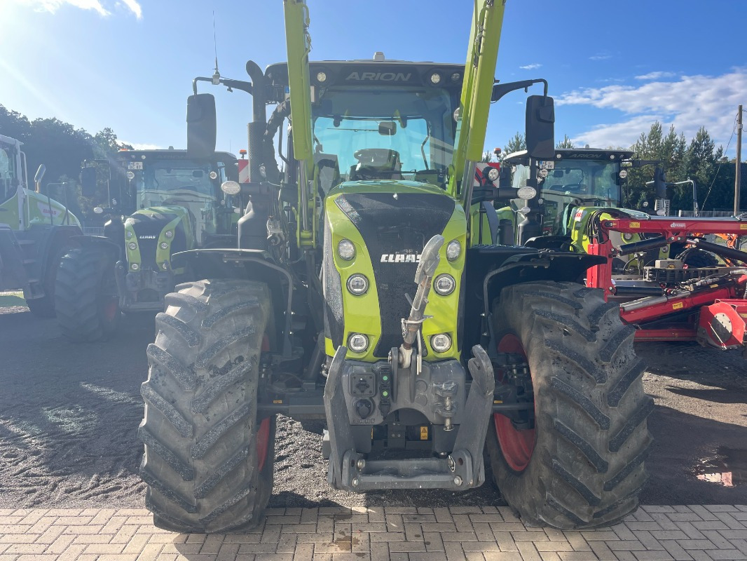 Farm tractor CLAAS Arion 660 CMATIC