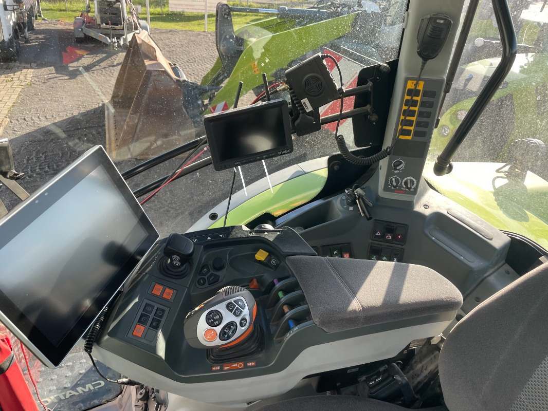 Farm tractor CLAAS Arion 660 CMATIC