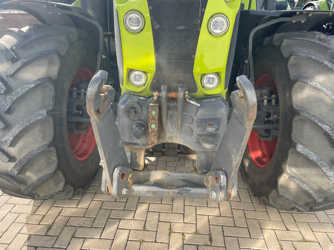 Farm tractor CLAAS Arion 660 CMATIC