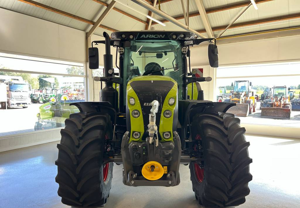 Farm tractor CLAAS Arion 660 Cmatic