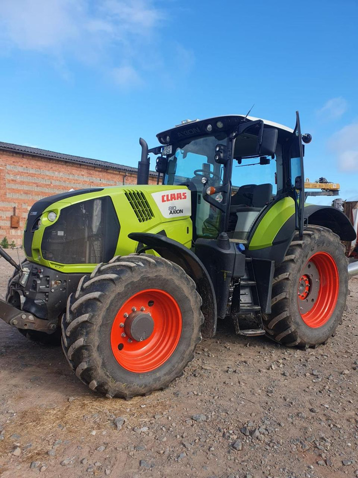 Farm tractor CLAAS Axion 810
