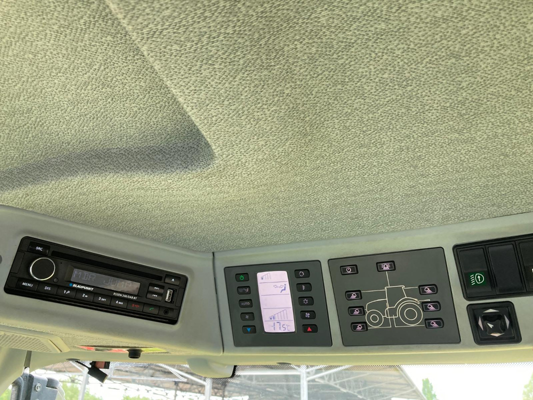 Farm tractor CLAAS Axion 830 CMATIC