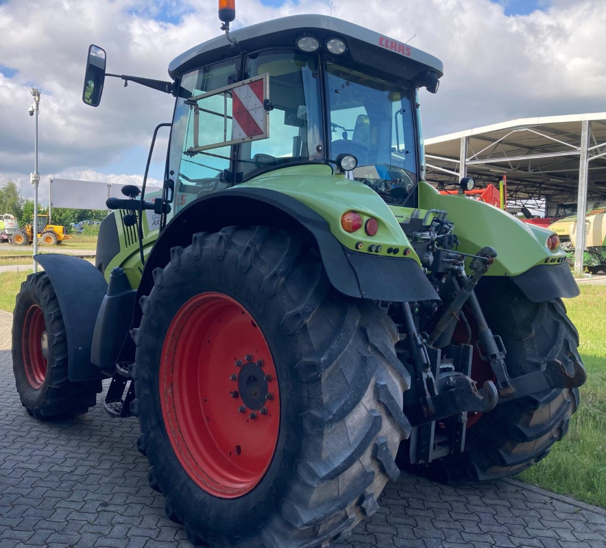 Farm tractor CLAAS Axion 840