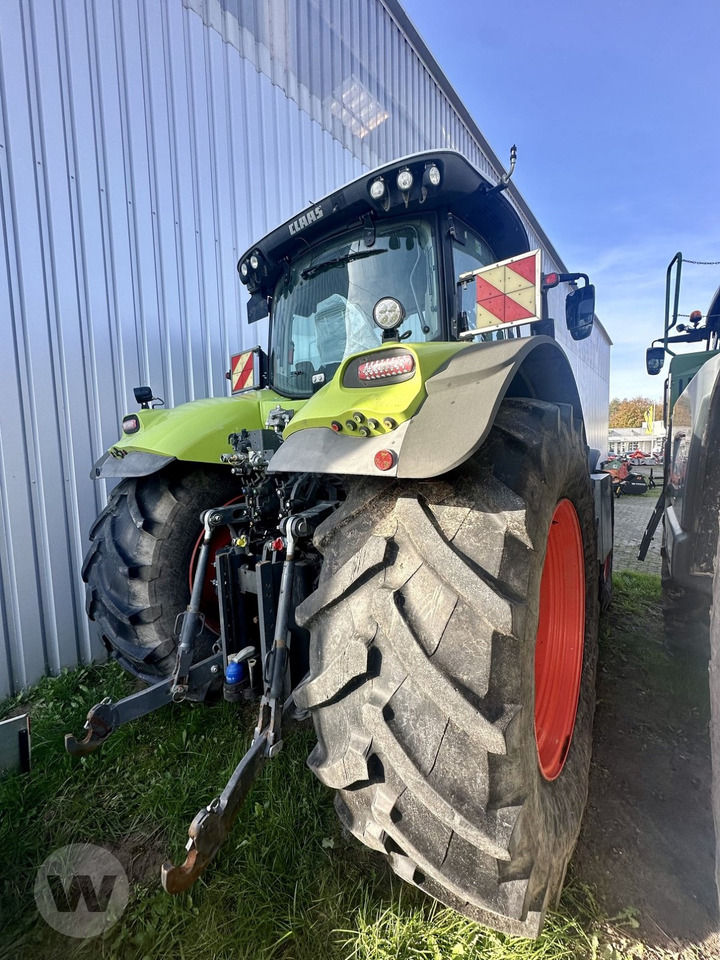 Farm tractor CLAAS Axion 850