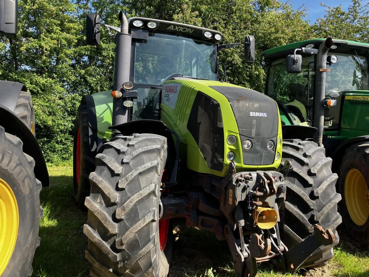Farm tractor CLAAS Axion 850