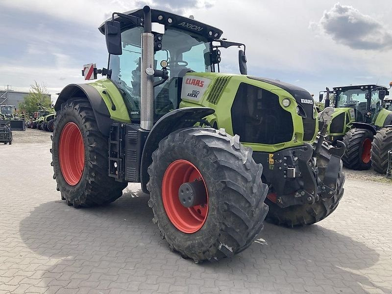 Farm tractor CLAAS Axion 850 CEBIS