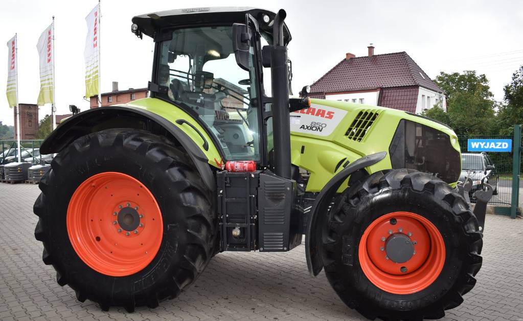 Farm tractor CLAAS Axion 850 CIS