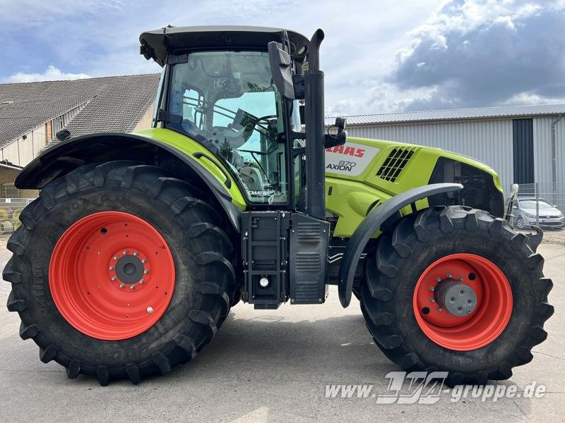 Farm tractor CLAAS Axion 870