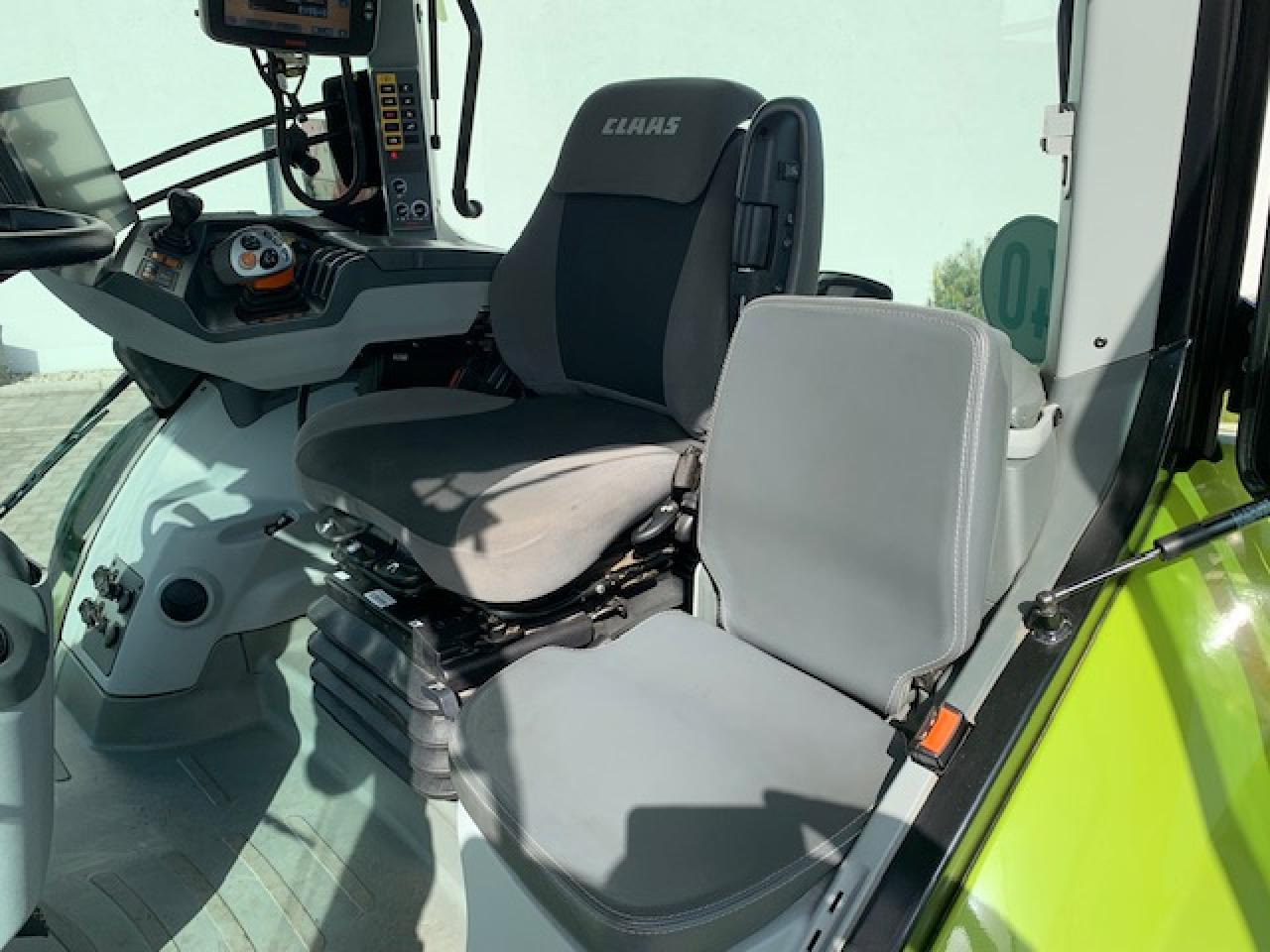 Farm tractor CLAAS Axion 870 CMATIC mit Cebis Touch und GPS S10, Top Zustand, Baujahr 2018