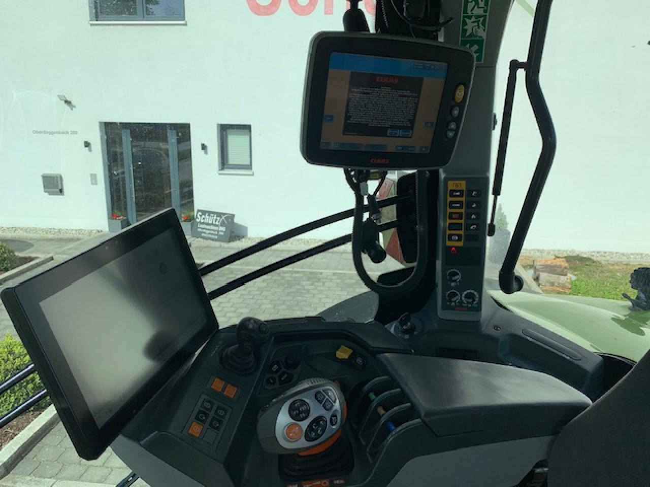 Farm tractor CLAAS Axion 870 CMATIC mit Cebis Touch und GPS S10, Top Zustand, Baujahr 2018