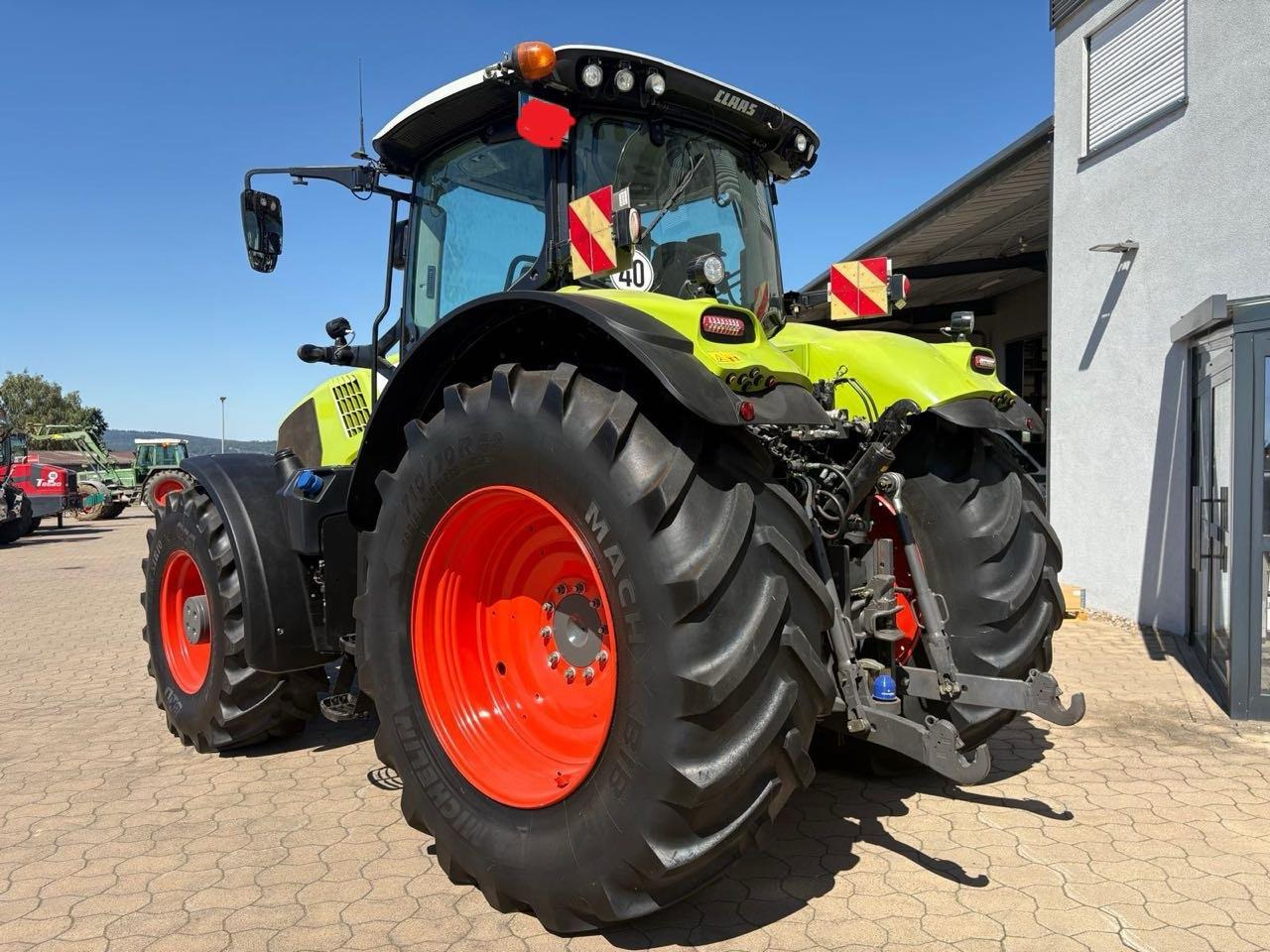 Farm tractor CLAAS Axion 870 C-Matic
