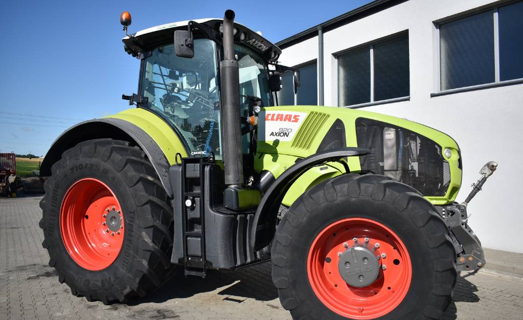 Farm tractor CLAAS Axion 920 Cmatic