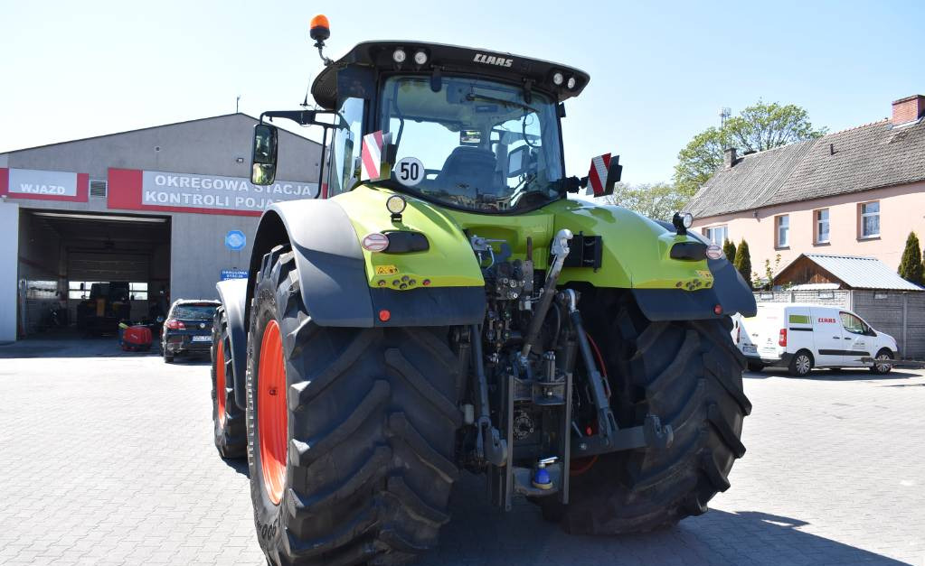 Farm tractor CLAAS Axion 930 CMATIC