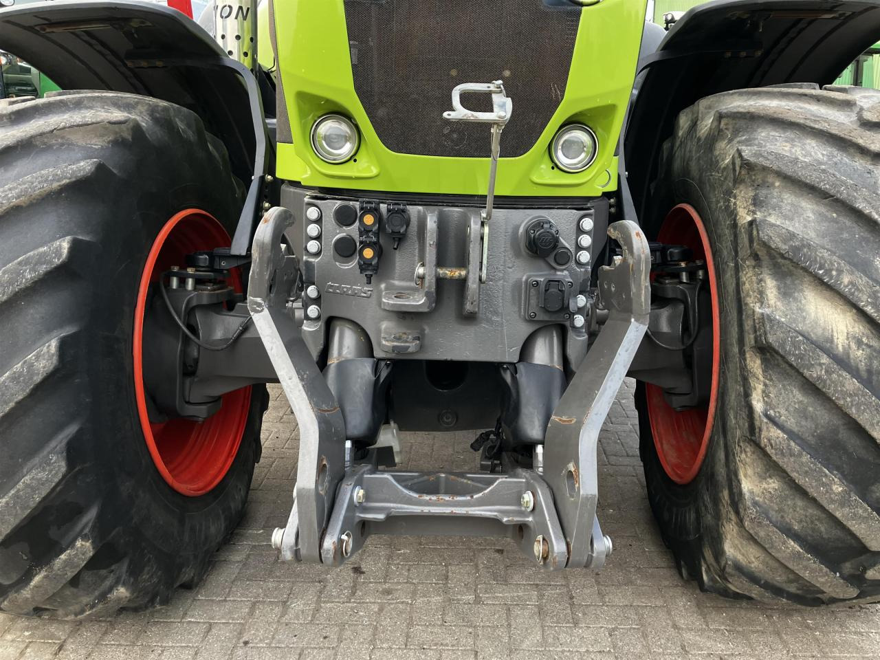 Farm tractor CLAAS Axion 950