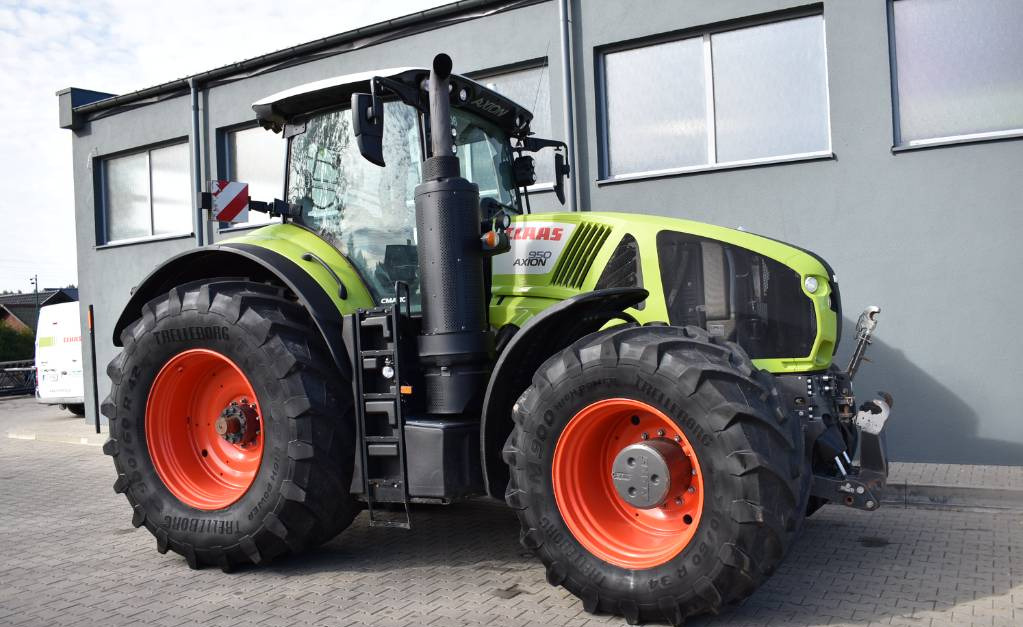 Farm tractor CLAAS Axion 950 Cmatic