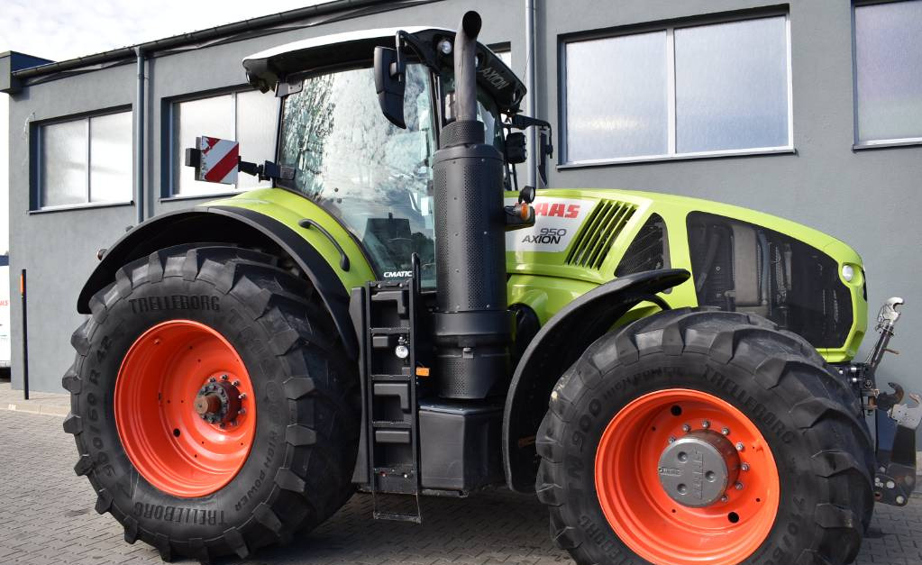 Farm tractor CLAAS Axion 950 Cmatic