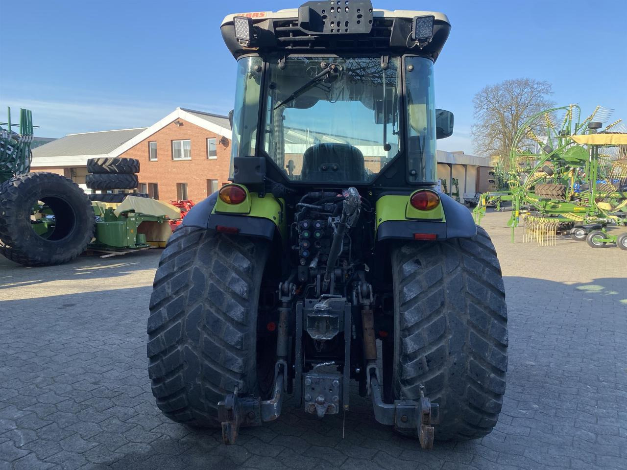 Farm tractor CLAAS Nexos 250 VL