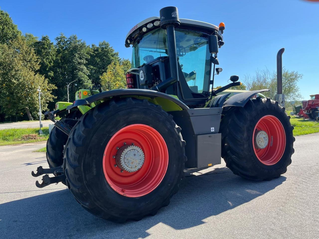 Farm tractor CLAAS Xerion 3800 Trac PTO mit GPS S3 mit Frontkraftheber und Heckzapfwelle, kommt vom Erstbesitzer, gepfl