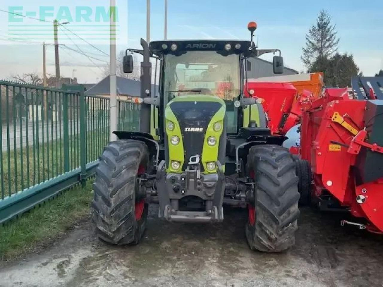 Farm tractor CLAAS arion620