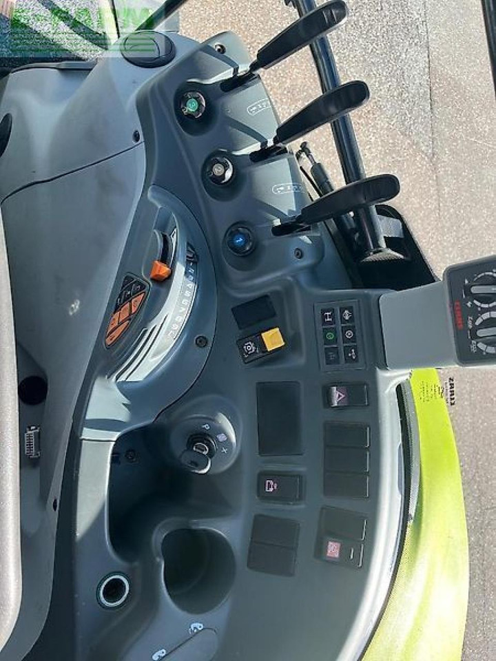 Farm tractor CLAAS arion 410