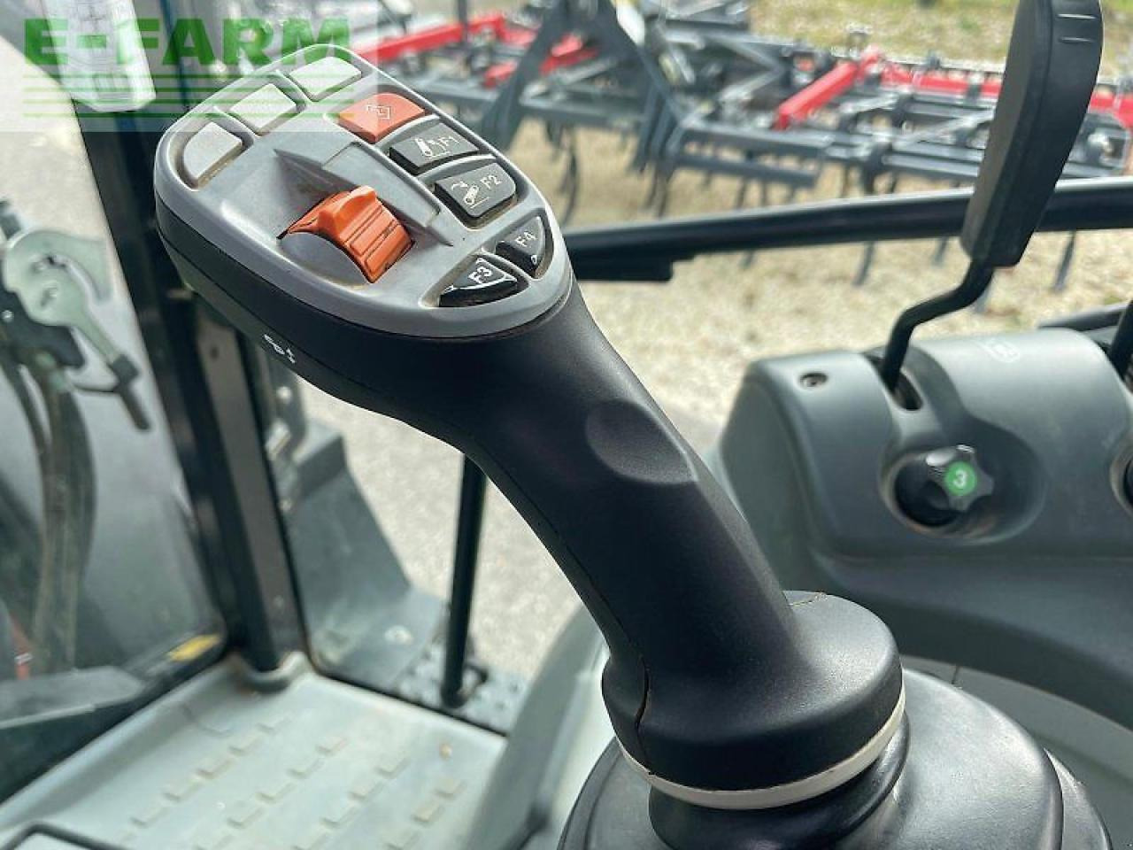 Farm tractor CLAAS arion 420