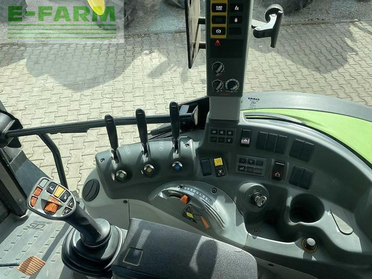 Farm tractor CLAAS arion 420