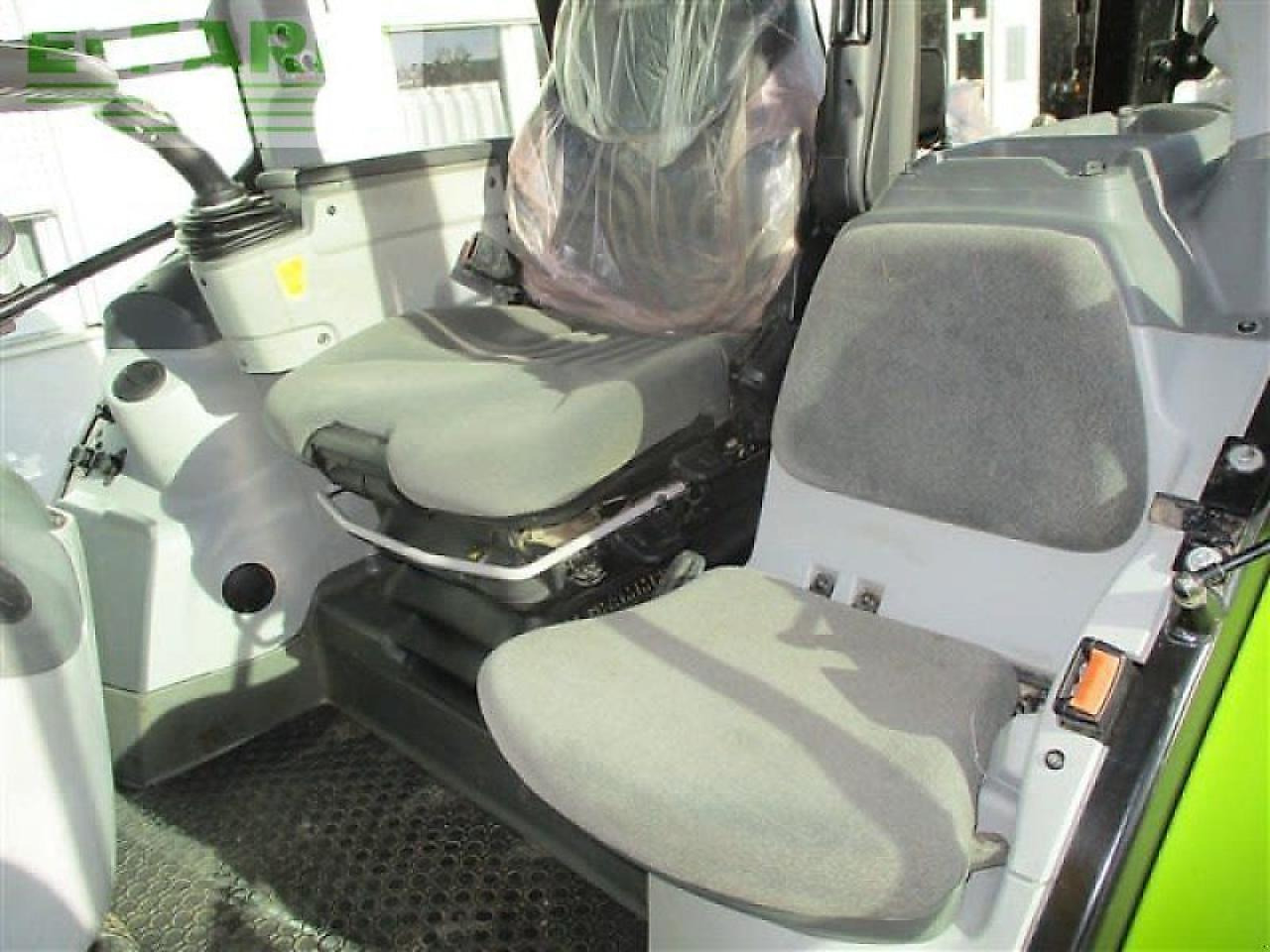 Farm tractor CLAAS arion 420 #871