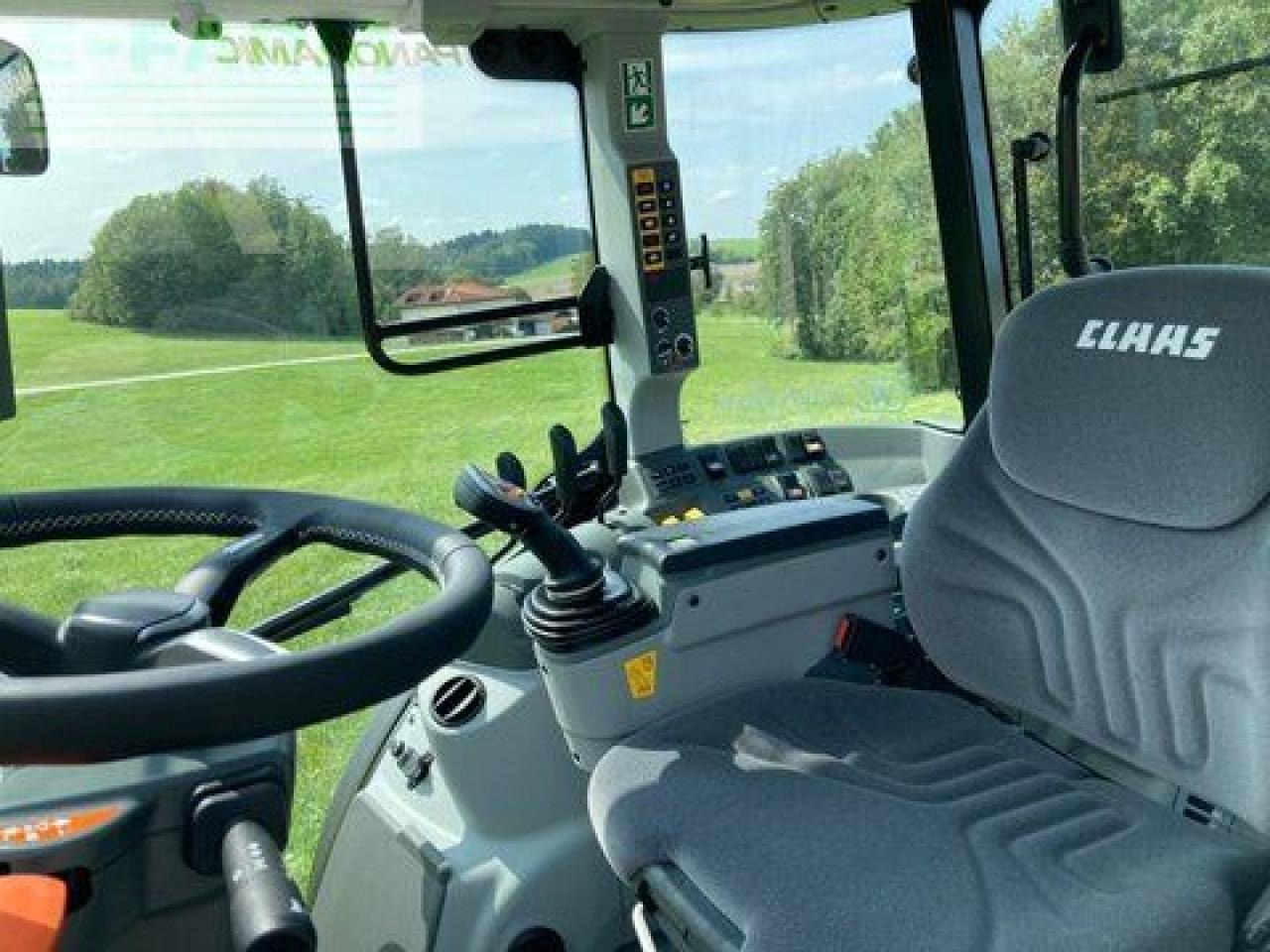 Farm tractor CLAAS arion 420 cis