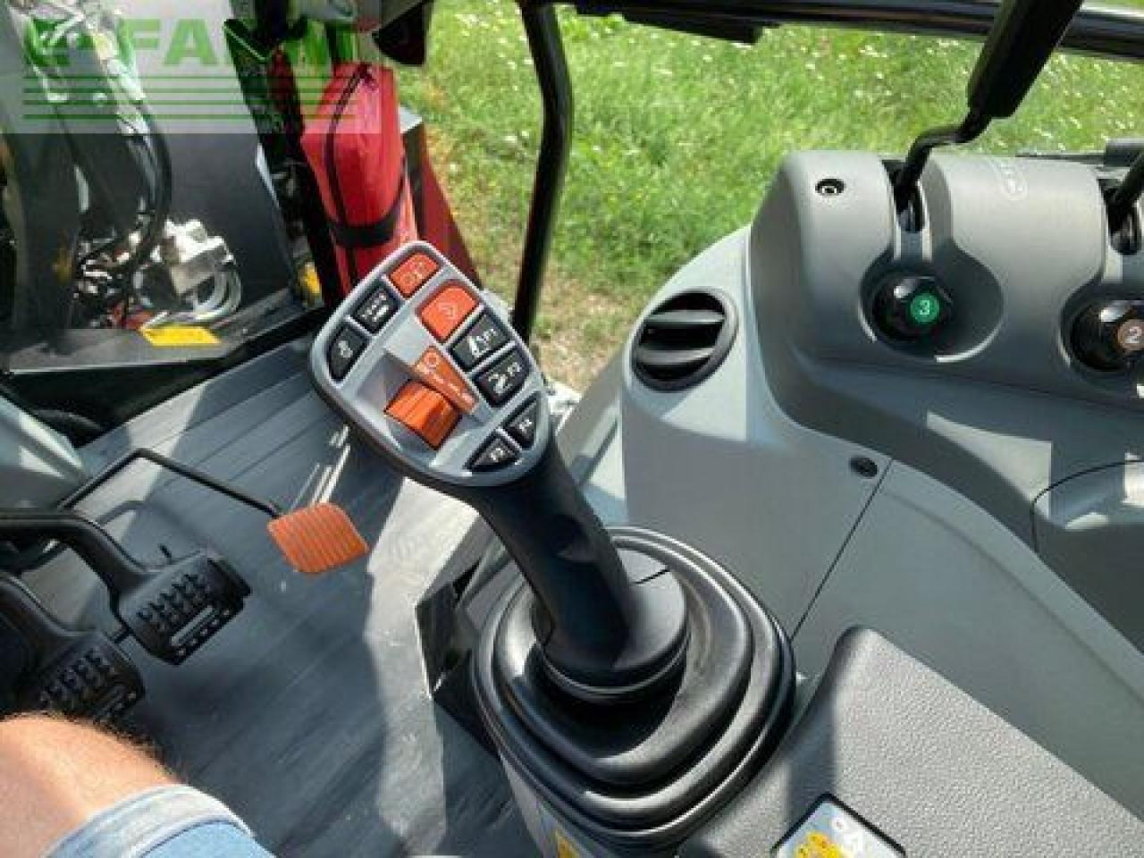 Farm tractor CLAAS arion 420 cis