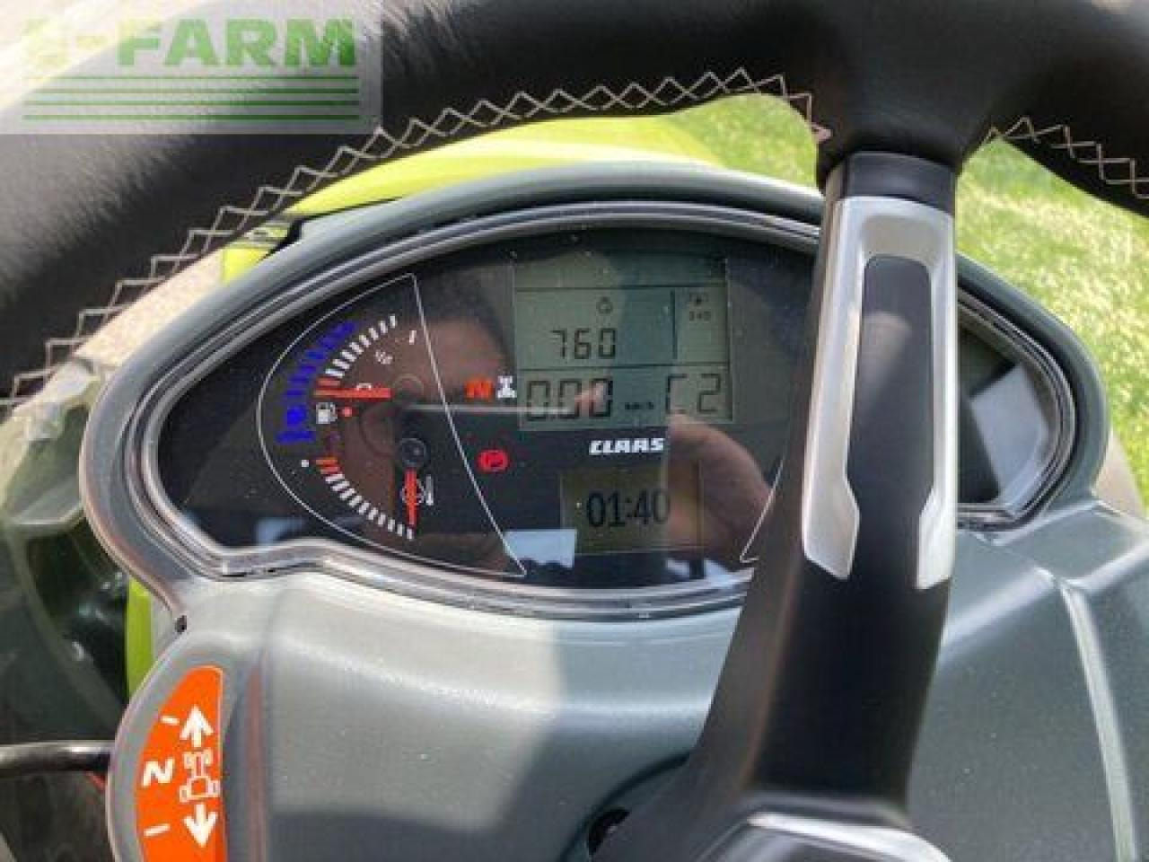 Farm tractor CLAAS arion 420 cis