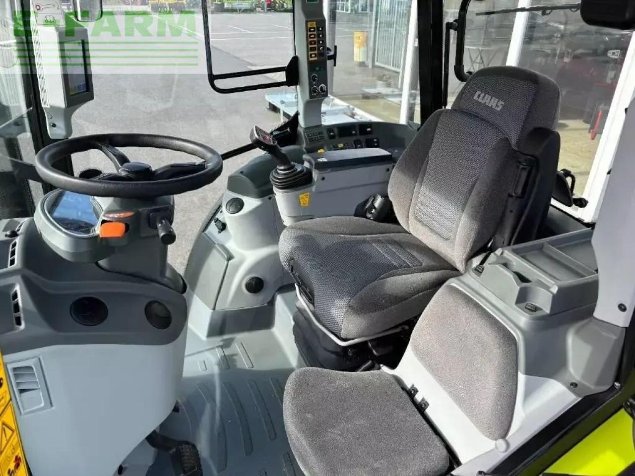 Farm tractor CLAAS arion 420 cis