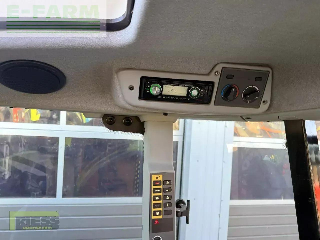 Farm tractor CLAAS arion 420 cis a32