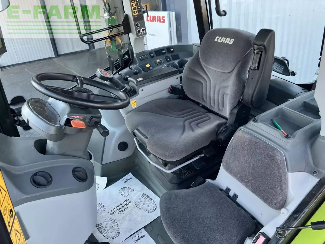 Farm tractor CLAAS arion 420 panoramic + batis