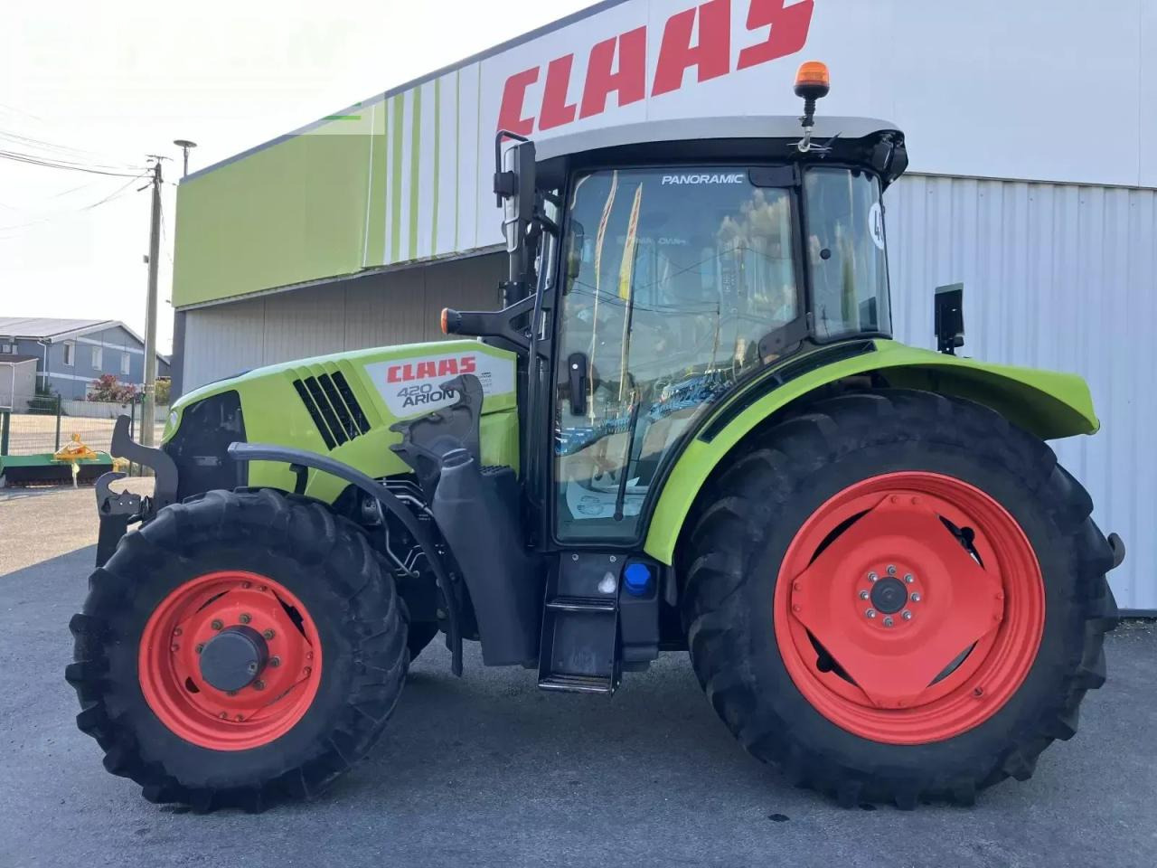 Farm tractor CLAAS arion 420 panoramic + batis