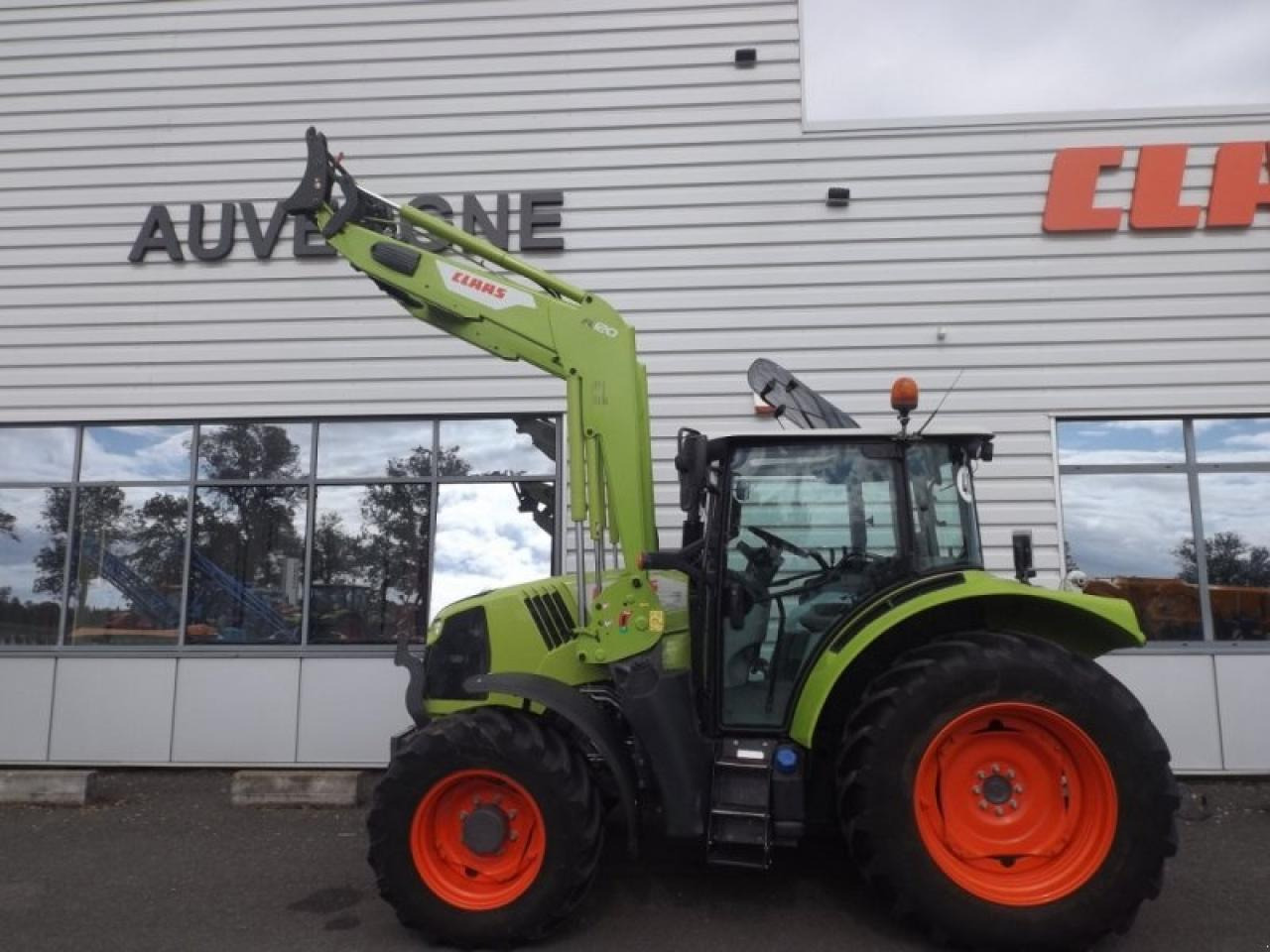 Farm tractor CLAAS arion 430 mr business