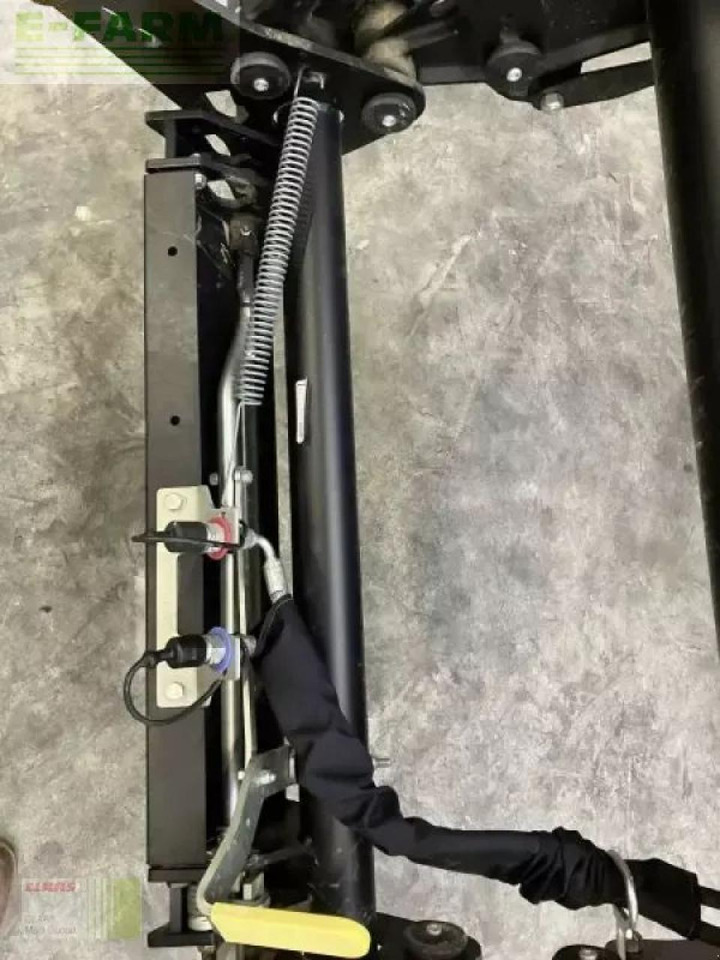 Farm tractor CLAAS arion 440