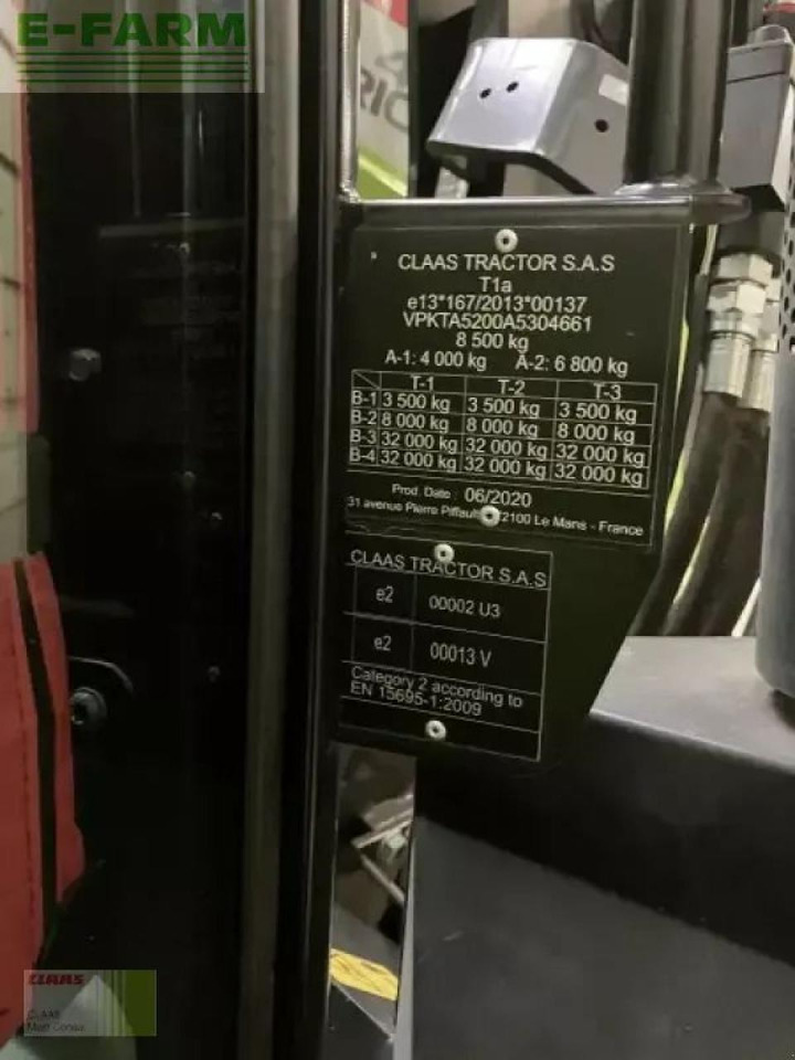 Farm tractor CLAAS arion 440