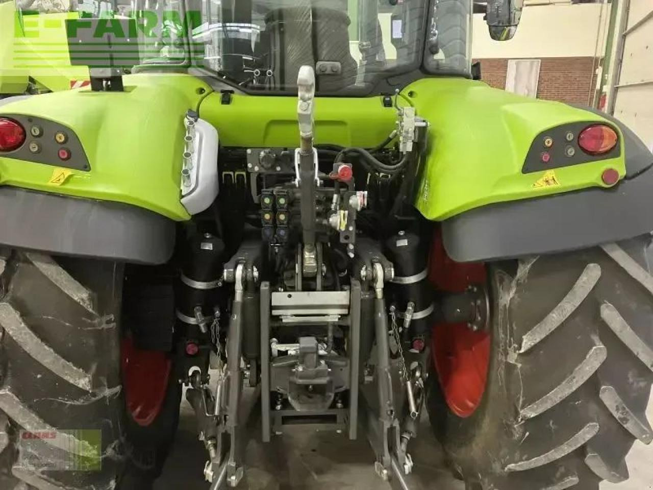 Farm tractor CLAAS arion 440