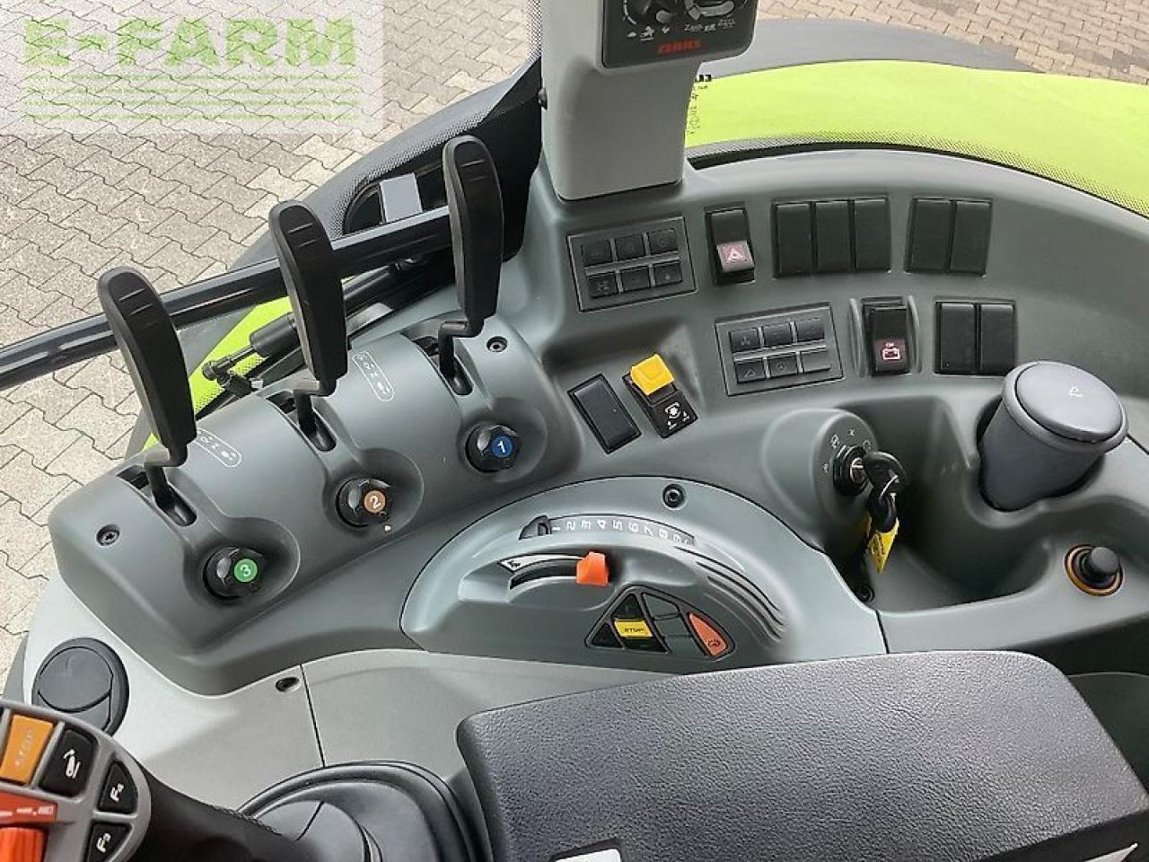 Farm tractor CLAAS arion 450 cis CIS