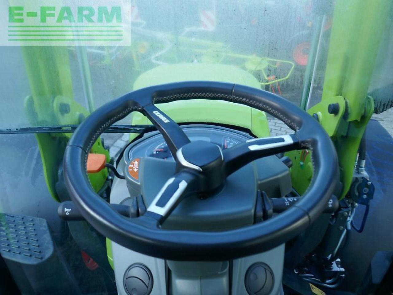 Farm tractor CLAAS arion 470 cis