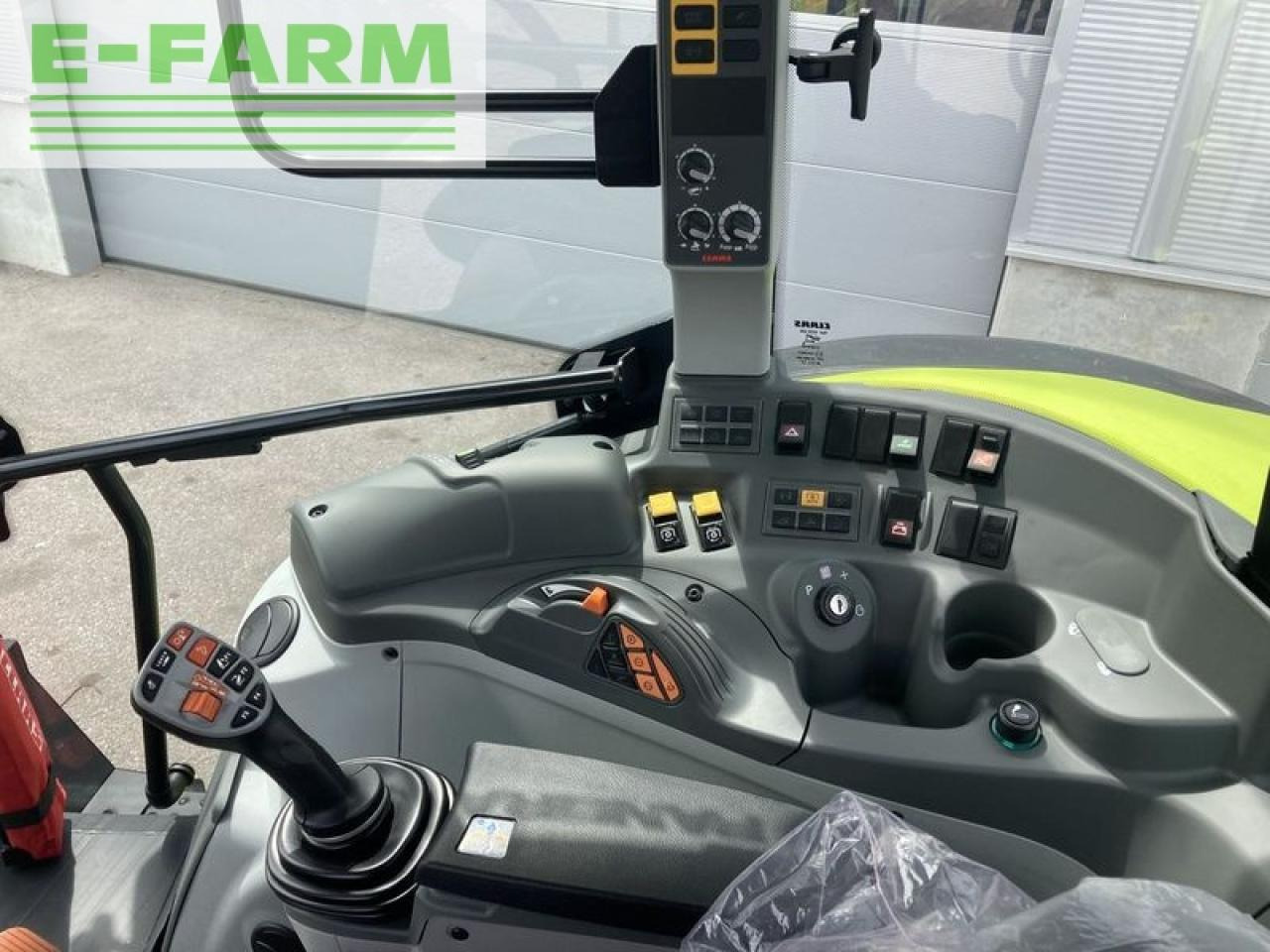 Farm tractor CLAAS arion 470 stage v (cis+)