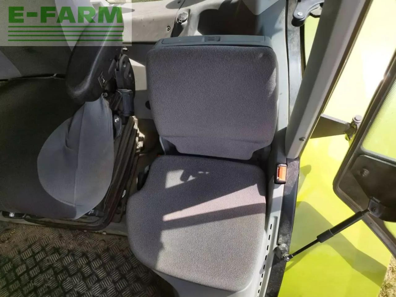 Farm tractor CLAAS arion 510