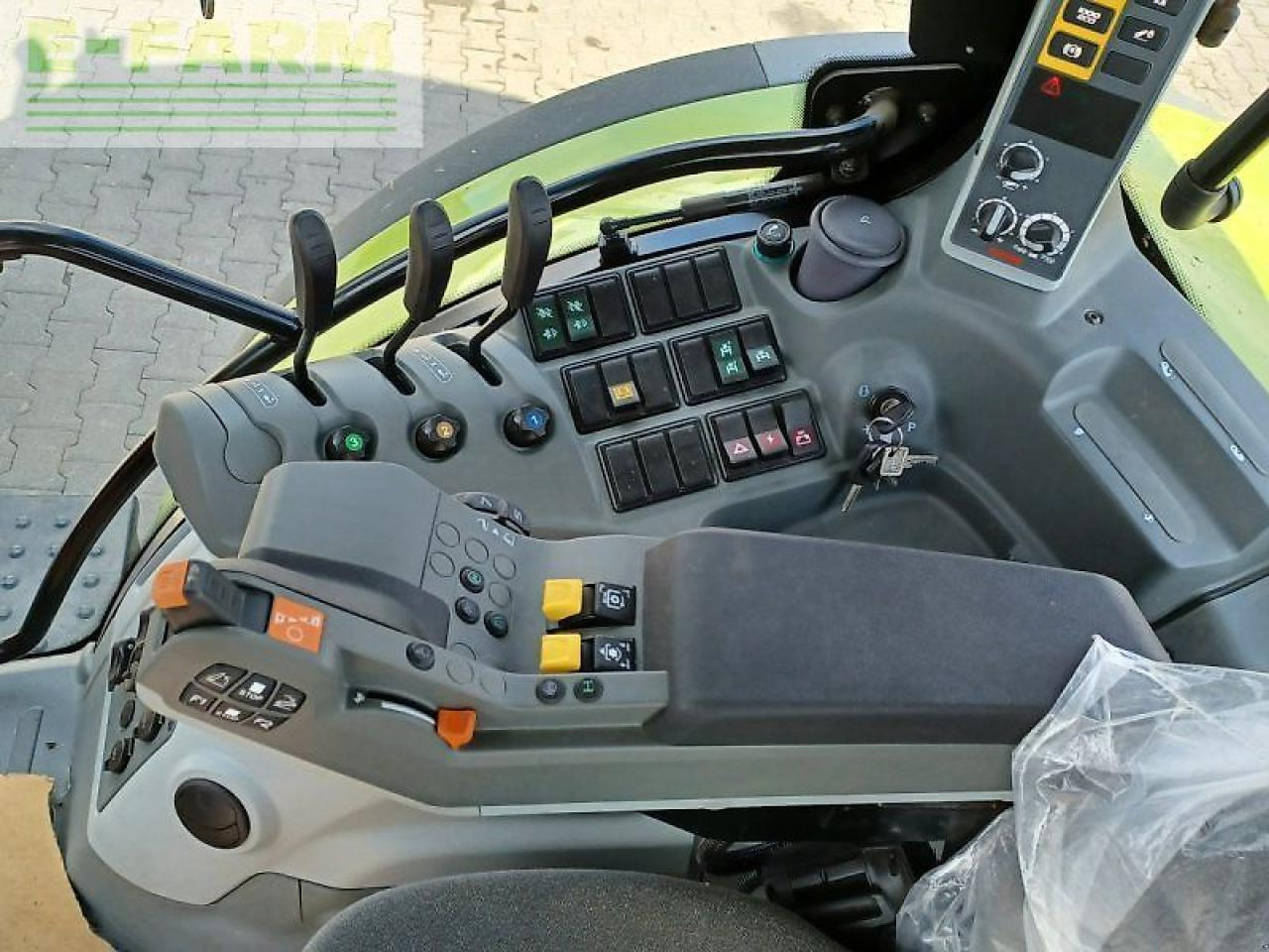 Farm tractor CLAAS arion 510 cis